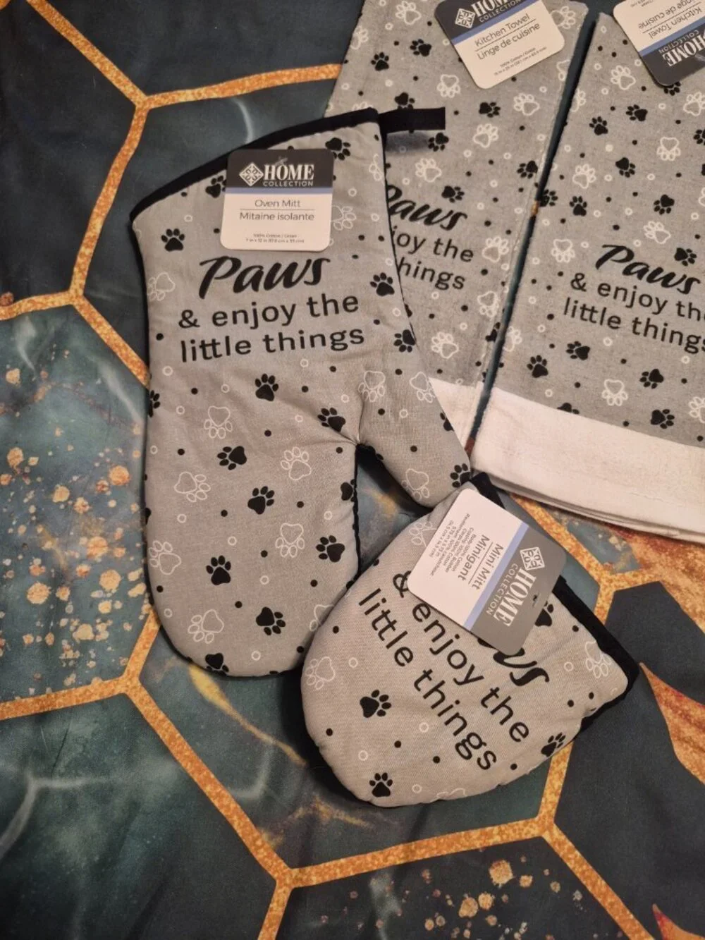 Home Collection Paw Kitchen Towels with Matching Oven Mitts NEW